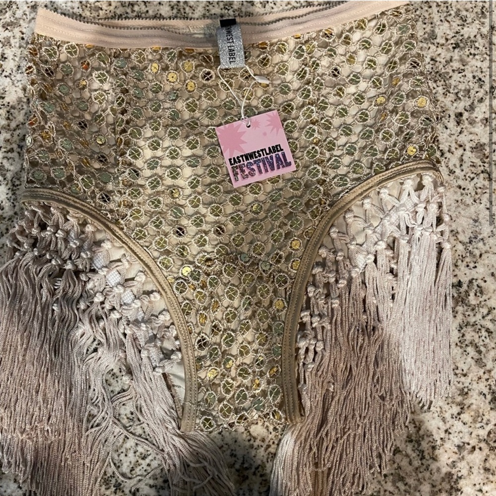 East & West Hot pant